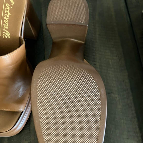 L'Intervalle Sandals - New in Box - Picture 4 of 7